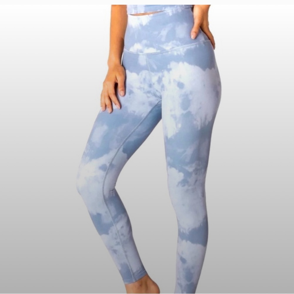 Beyond Yoga Blue and White Tie-Dye Leggings